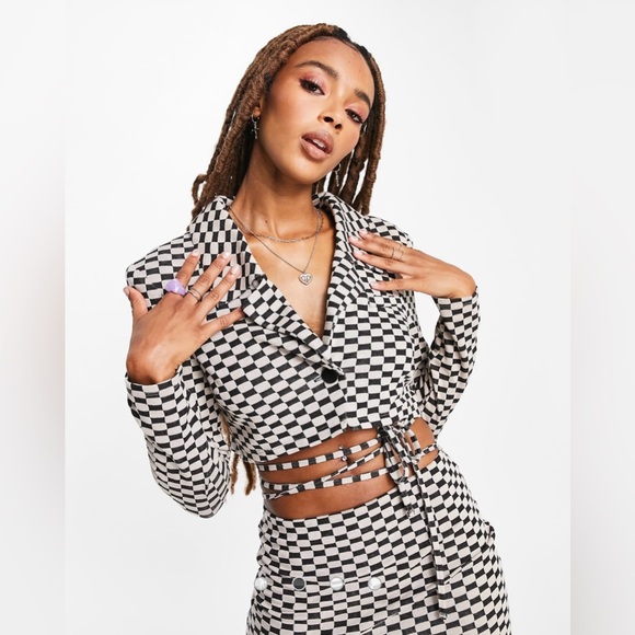 ASOS Design Jersey Crop Suit Blazer in Checkerboard Print - Picture 3 of 9